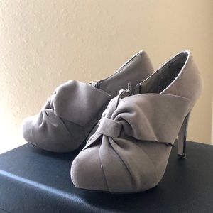 Madden Girl Neutral Booties / Pumps